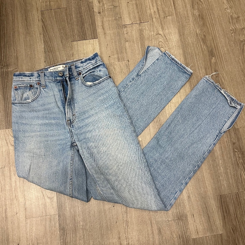 Abercrombie 90s Straight Ultra High Rise Size 24" - Picture 2 of 7